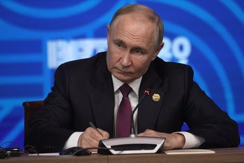 Путин освободил военных студентов СНГ от миграционных требований до 2027 года