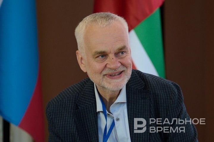 «Мы — не врачи, мы — боль»: Алексей Варламов — о литературе травмы, русской классике и природе искусства