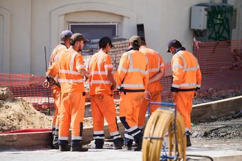 В Казани на две недели закроют парковку на Сибирском тракте