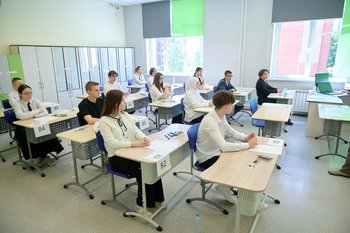 В Госдуму внесли проект о поддержке детей военных — выпускников