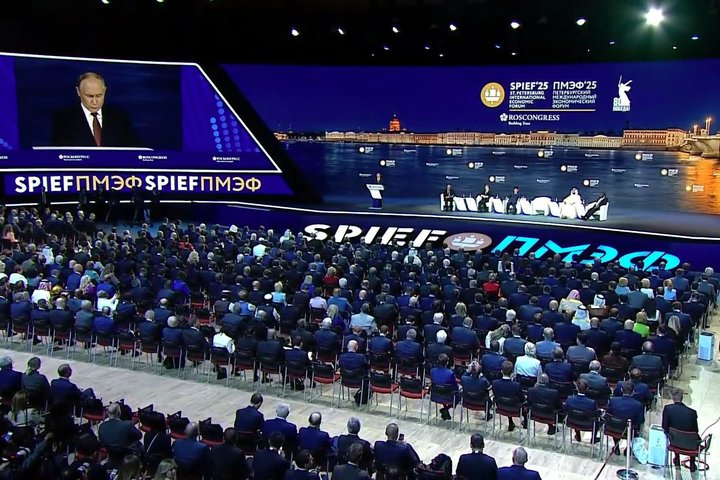 Путин заявил о впечатляющем росте ненефтегазового сектора экономики России