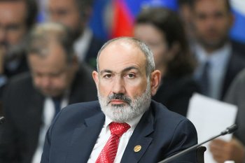 Глава МИД Армении рассказал, о чем общались Пашинян и Алиев во время саммита БРИКС в Казани