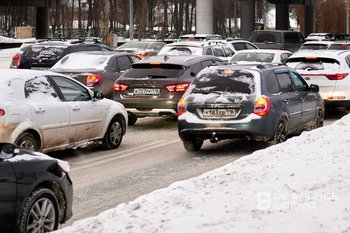 На М7 образовалась огромная пробка из-за фуры