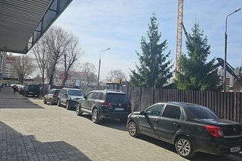 Автоэксперт Попов раскритиковал инициативу с постоплатой парковок в России