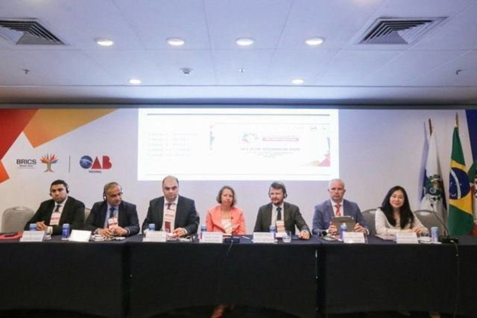 Россия представила проект по созданию международного инвестиционного центра БРИКС