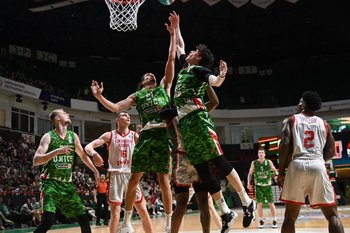 Тотальная доминация Бако и заигрывания Акун-Перселла с «бывшей»: как УНИКС открыл «бронзовую» серию