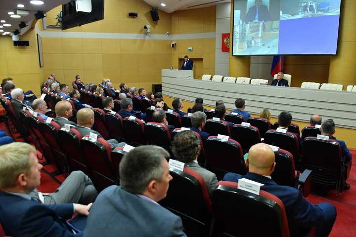 Раис Татарстана обсудил новые проекты в биотехнологиях на заседании «Татнефтехиминвест-холдинга»