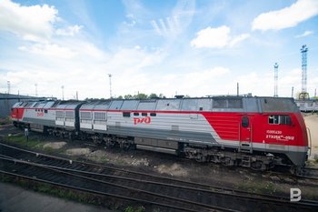 Путь по железной дороге от Москвы до Санкт-Петербурга составит 2 ч. 15 мин.