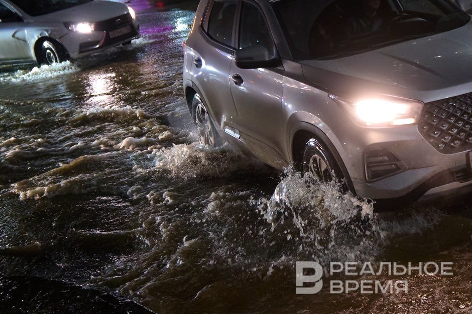 В Казани восстановлено водоснабжение после прорыва на улице Фучика, кроме ТЦ «Франт