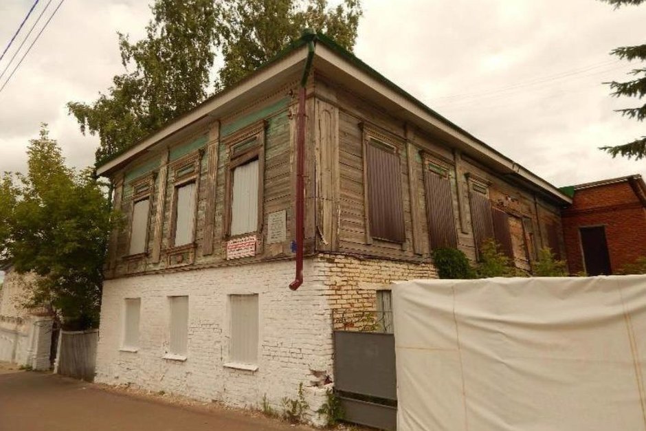 Старинный особняк купцов Логутовых в Чистополе выставлен на аукцион за 1 рубль