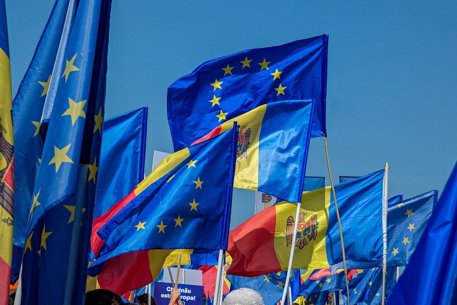 Еврокомиссия перечислила Украине €80 млн из замороженных активов России
