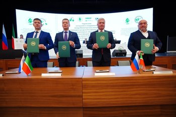 СИБУР и экологи Татарстана объединились для укрепления берегов, создавая защитные лесополосы вдоль водоемов