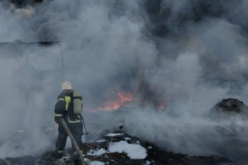 За сутки в Татарстане произошло 17 пожаров