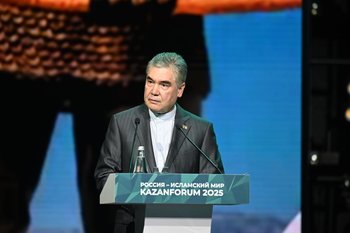 Бердымухамедов покинул Татарстан, посетив новый театр Камала перед отъездом