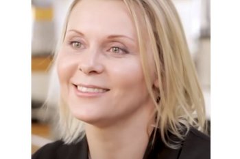 Актрису Яну Троянову** оштрафовали за нарушение закона об иноагентах