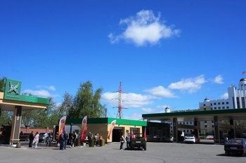 Полевая кухня, вкусная каша и песни военных лет: сеть «ТАИФ-НК АЗС» поздравляет с Днем Победы