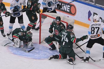 Судьи отменили две шайбы Пинчука в ворота «Ак Барса» за период