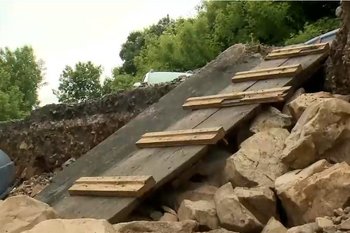 Девять российских туристов не могут выбраться из Непала из-за паводка