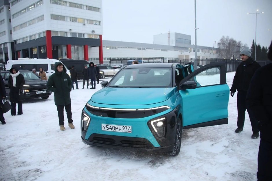 КАМАЗ объявил о старте предпродаж электромобиля «Атом»