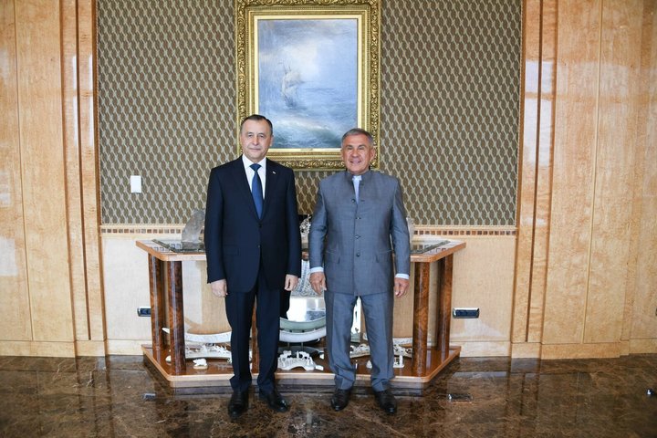 Рустам Минниханов обсудил с чрезвычайным и полномочным послом Таджикистана налаживание новых деловых связей