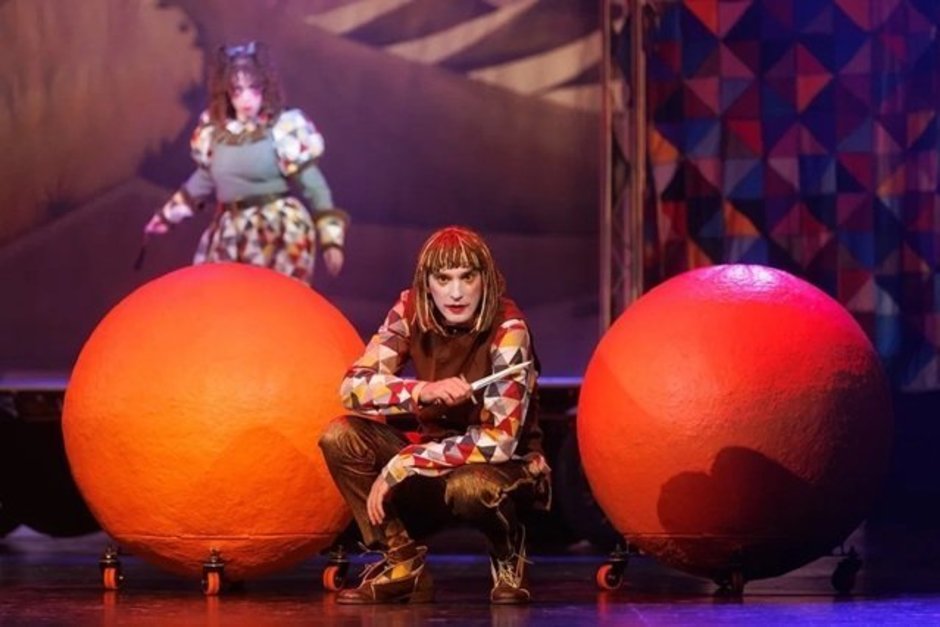 «Любовь к трем апельсинам»: детская сказка или семейное нравоучение?