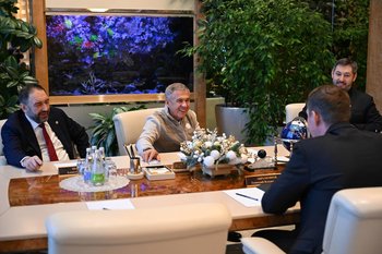 Минниханов обсудил планы модернизации промпроизводств в Татарстане с замглавы Минпрома России