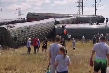 «Врачи делают все возможное»: двое пациентов остаются в тяжелом состоянии после ЧП под Волгоградом