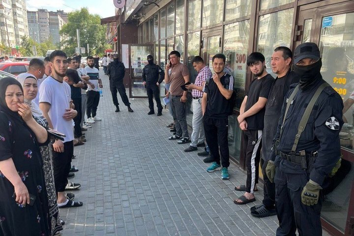 В Татарстане выявили более десятка нелегальных мигрантов в ходе рейда в общепите