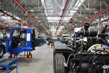 Крупным российским автопроизводителям предоставили отсрочку по утильсбору до декабря