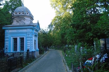 В Казани запустят спецавтобусы до кладбищ в памятные дни