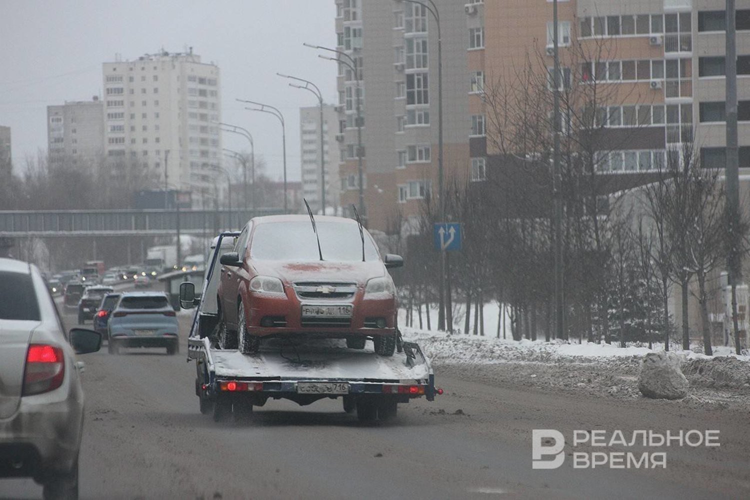 В Казани за день с городских дорог эвакуировали более 80 автомобилей