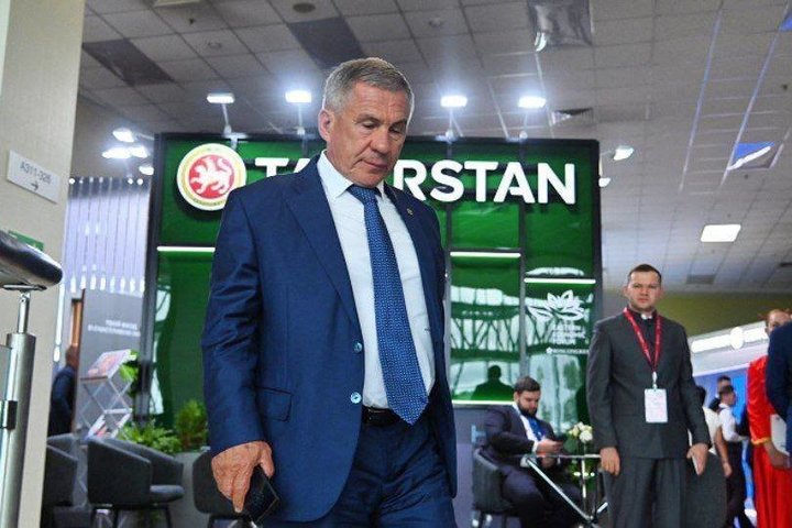 Раис Татарстана прибыл с рабочим визитом на ВЭФ-2024 во Владивостоке