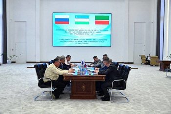 Минниханов и хоким Бухарской области обсудили развитие промпарка в Узбекистане