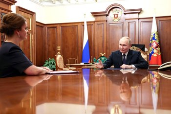 Путин пообещал ускорить работу по соцподдержке некоторых категорий участников СВО