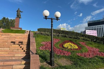 В Казани на холме у памятника Вахитову восстановили освещение