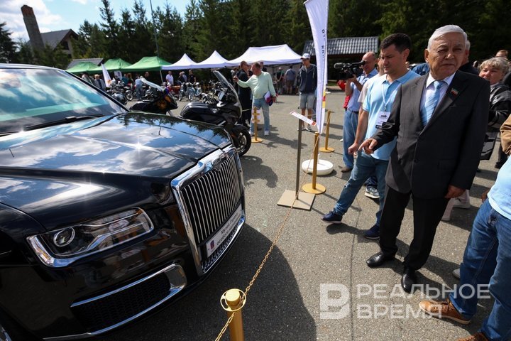 Машина Путина вернулась на Родину