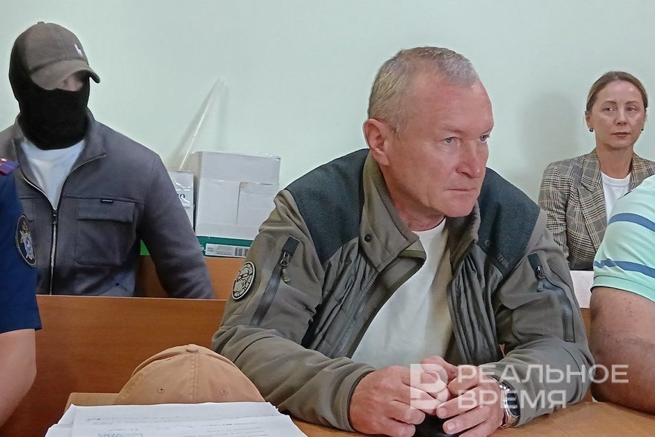 Инициировал дела с «нарисованным ущербом»? Экс-помощнику прокурора Лениногорска предъявили взятку бензином