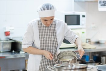 Деятельность кафе «Карат» в Казани приостановлена судом на два месяца