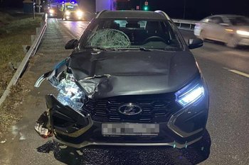 На трассе М-7 в Менделеевском районе автомобиль сбил двух женщин — одна из них скончалась