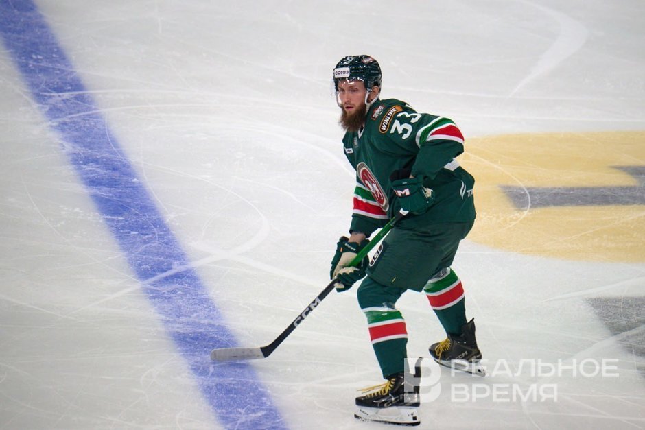 "Ак Барс" переподписал контракт с защитником Яруллиным