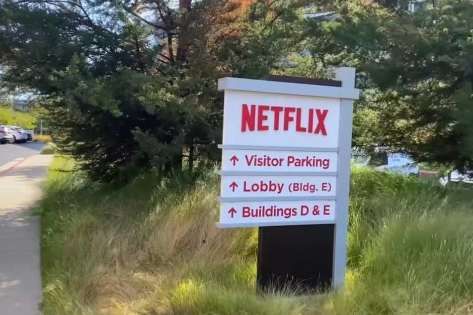 Netflix отказался от покупки Warner Bros.