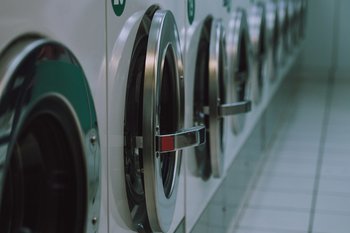 Шум от стиральной машины или пылесоса ночью может обернуться штрафом