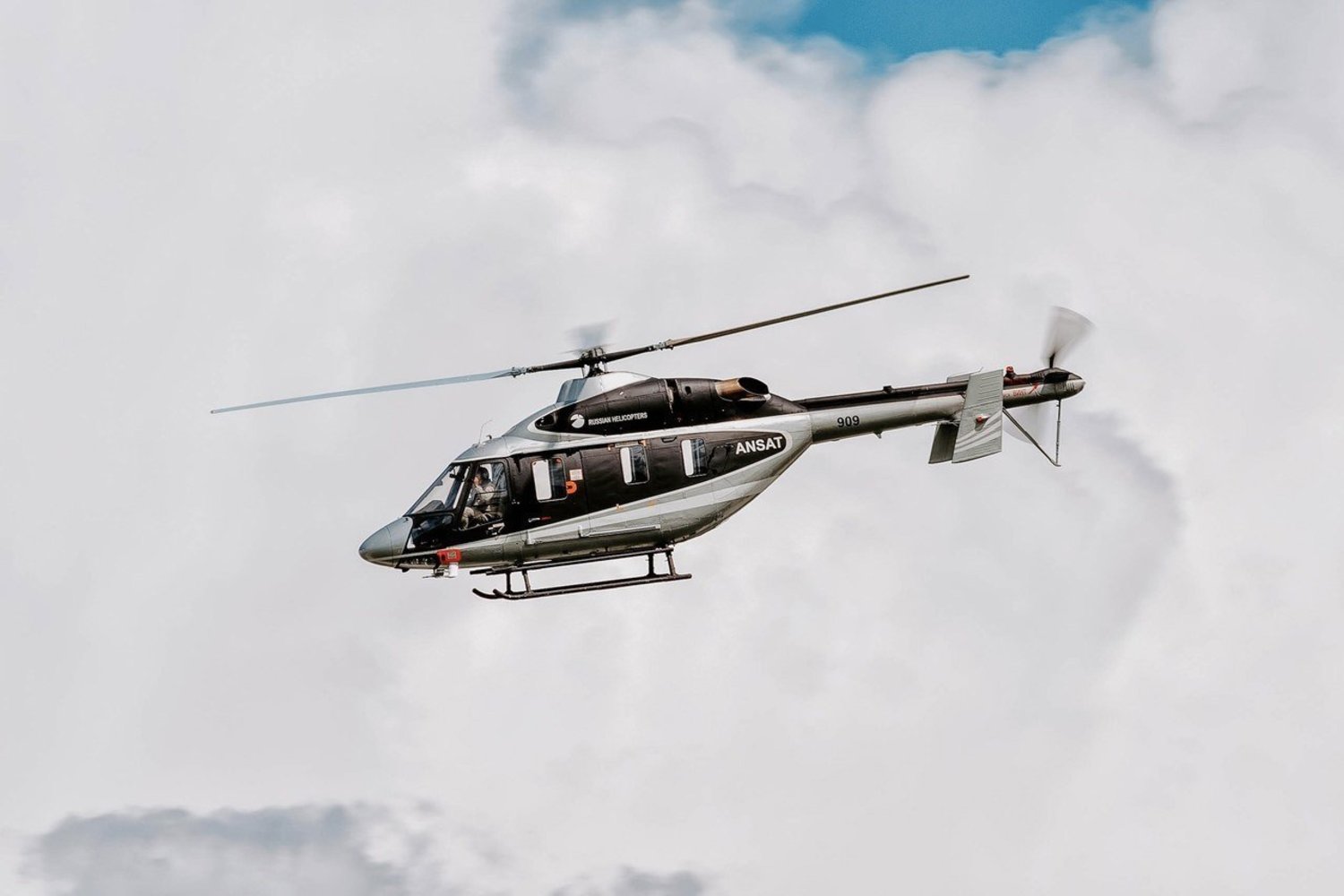 Казанский вертолетный завод передал два новых 