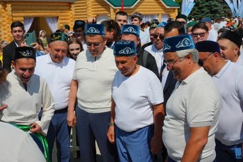 Минниханов и Нурмухамбетов отпраздновали Сабантуй в Петропавловске