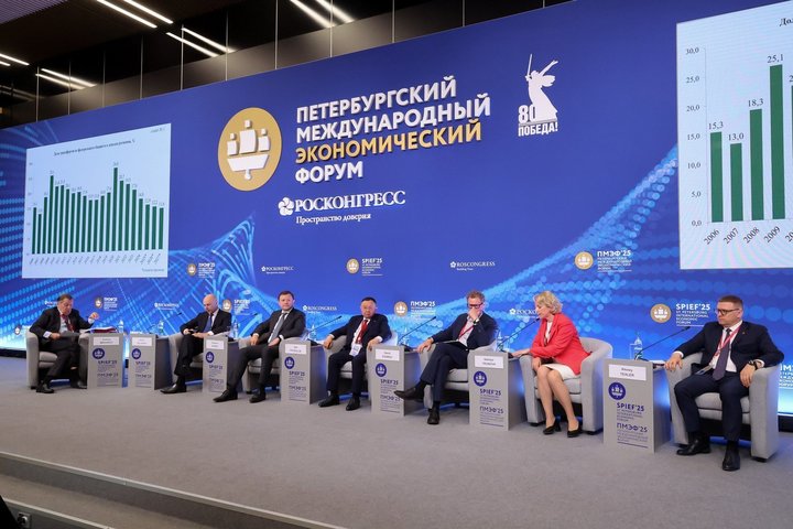 Для участников ПМЭФ отменили сдачу ПЦР-тестов