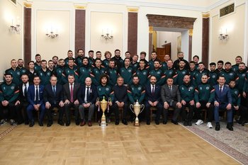 Минниханов наградил чемпионский регбийный клуб «Стрела-Ак Барс»