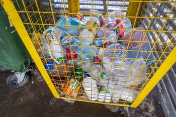 В Казани установили 241 контейнер-сетку для раздельного сбора отходов