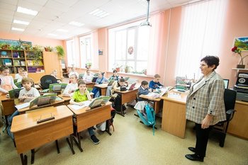 В российских школах в мае зазвучат песни военных лет вместо звонков