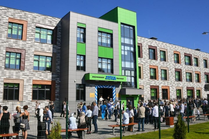 Путин подписал закон о запрете брать в школы детей мигрантов без знания русского языка