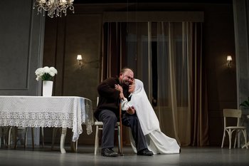 В Тинчуринский театр «Мама приехала»